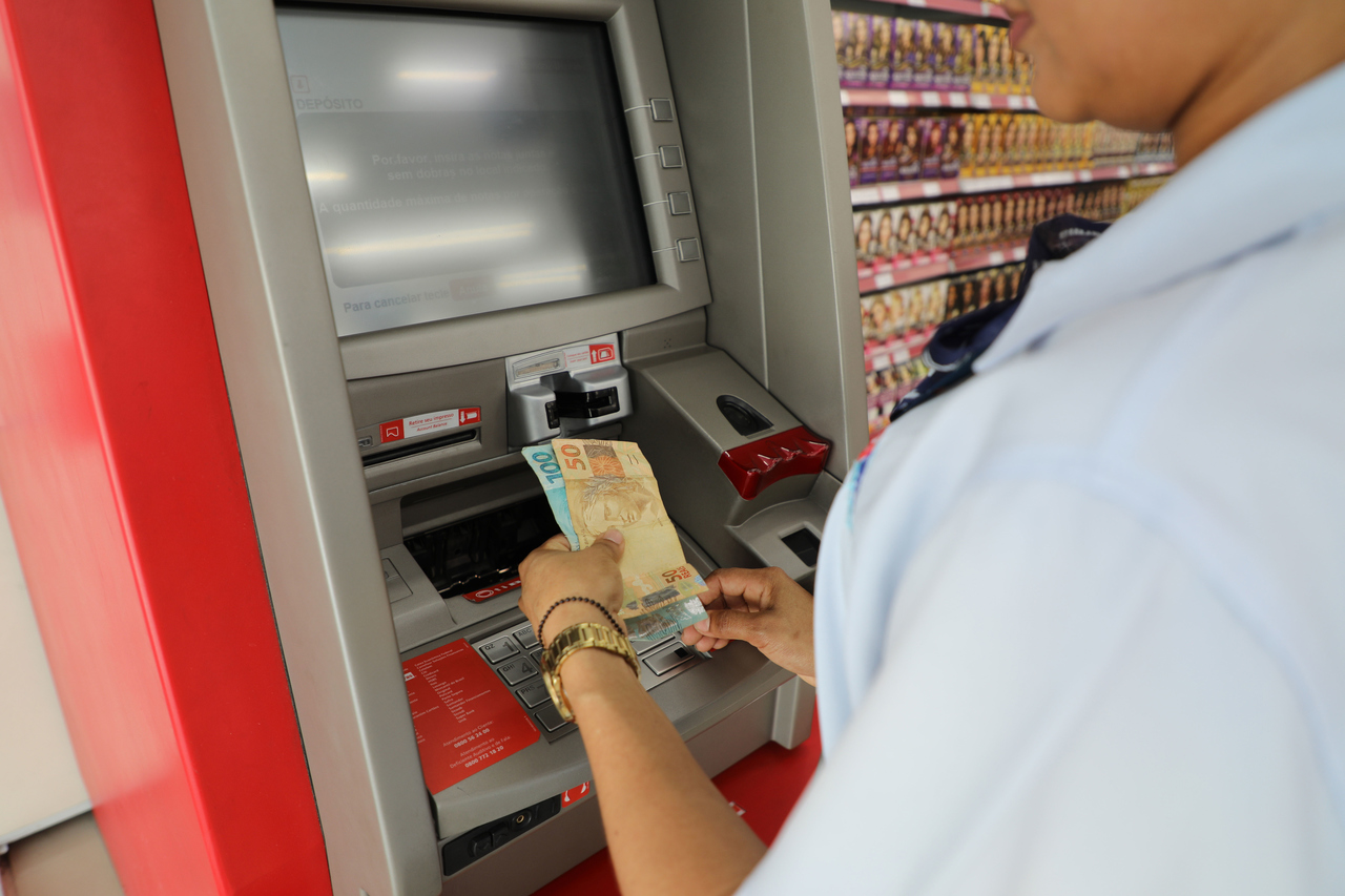caixa eletrônico saque cartão de crédito
