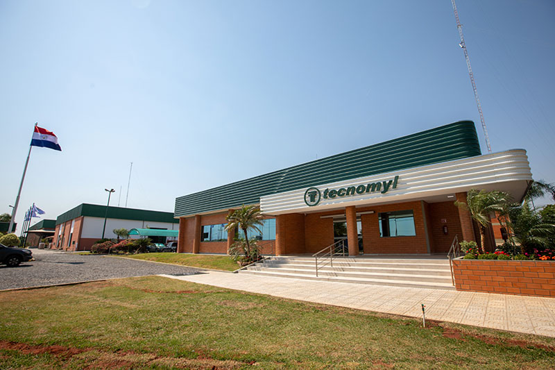 Tecnomyl vs concorrente defensivos agrícolas